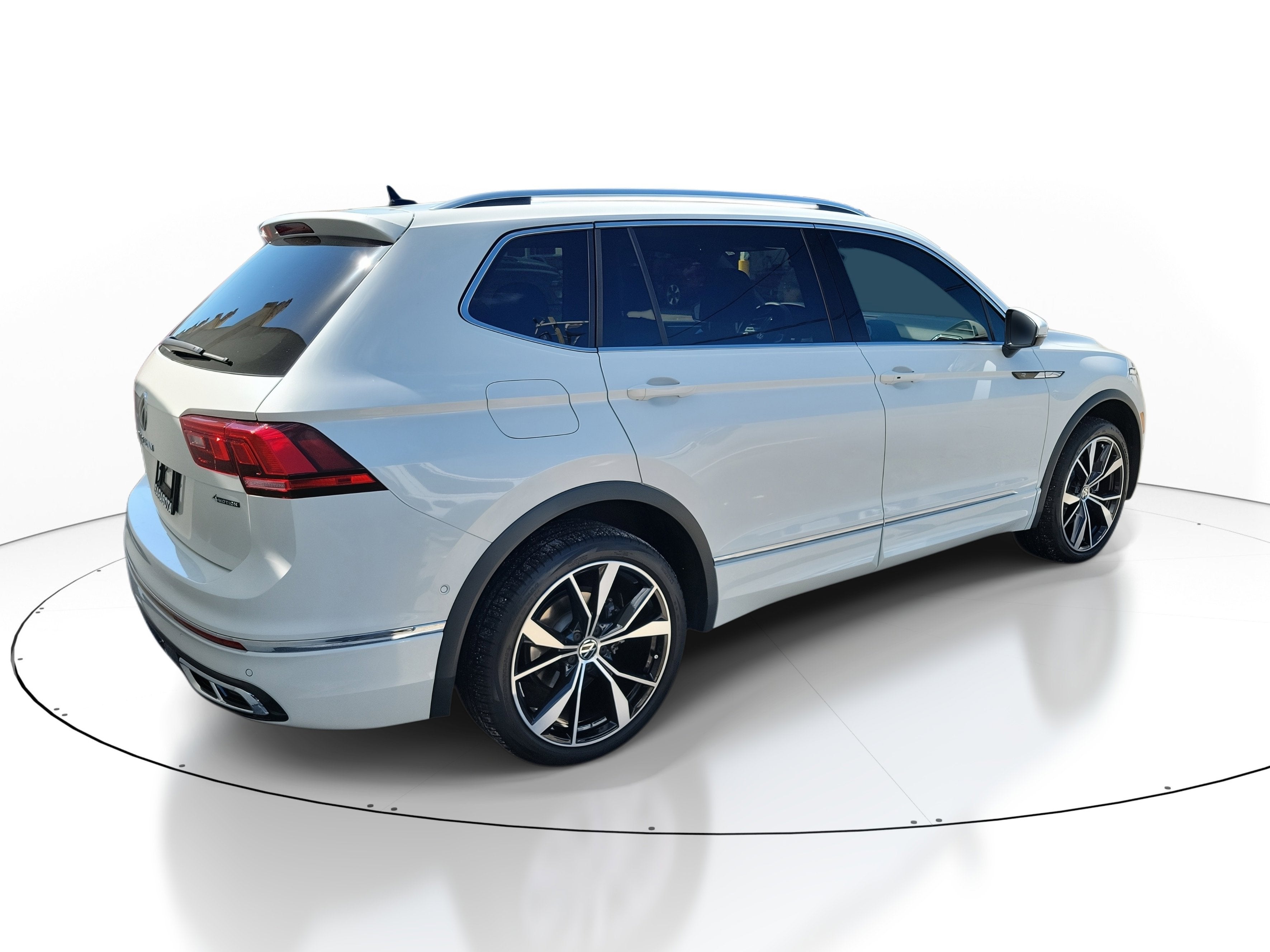 2023 Volkswagen Tiguan SEL R-Line