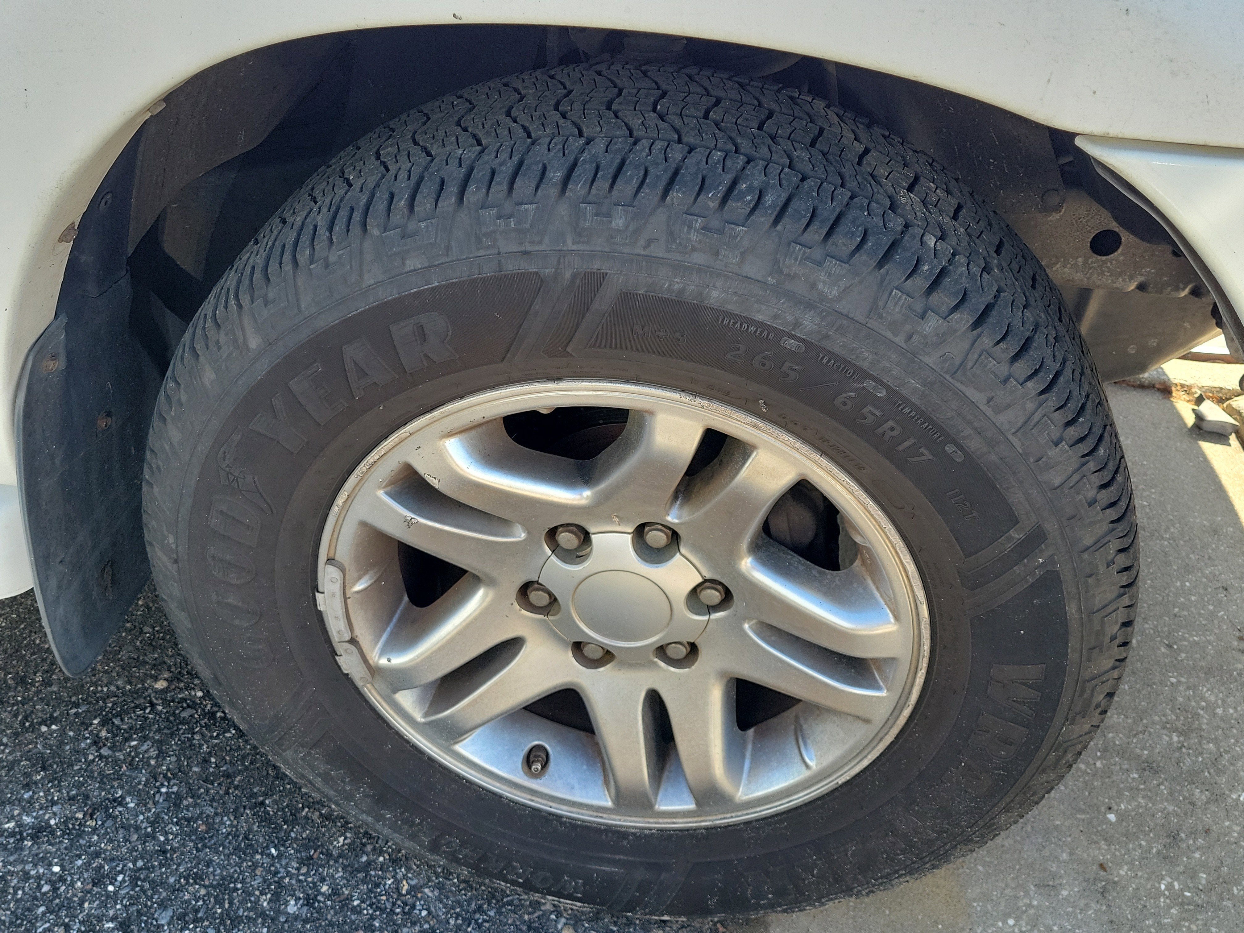 2005 Toyota Sequoia SR5