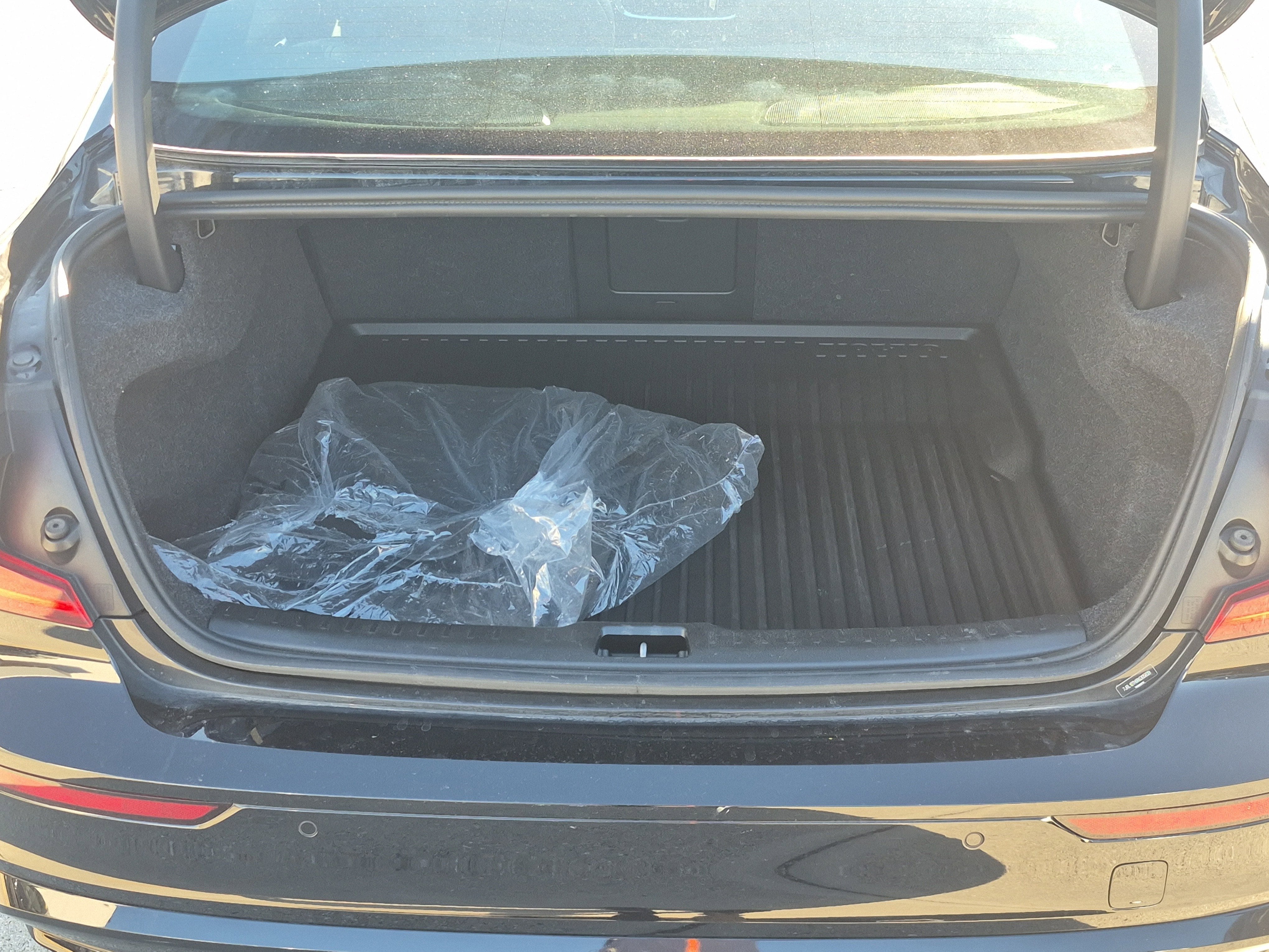 2024 Volvo S60 Plus Black Edition