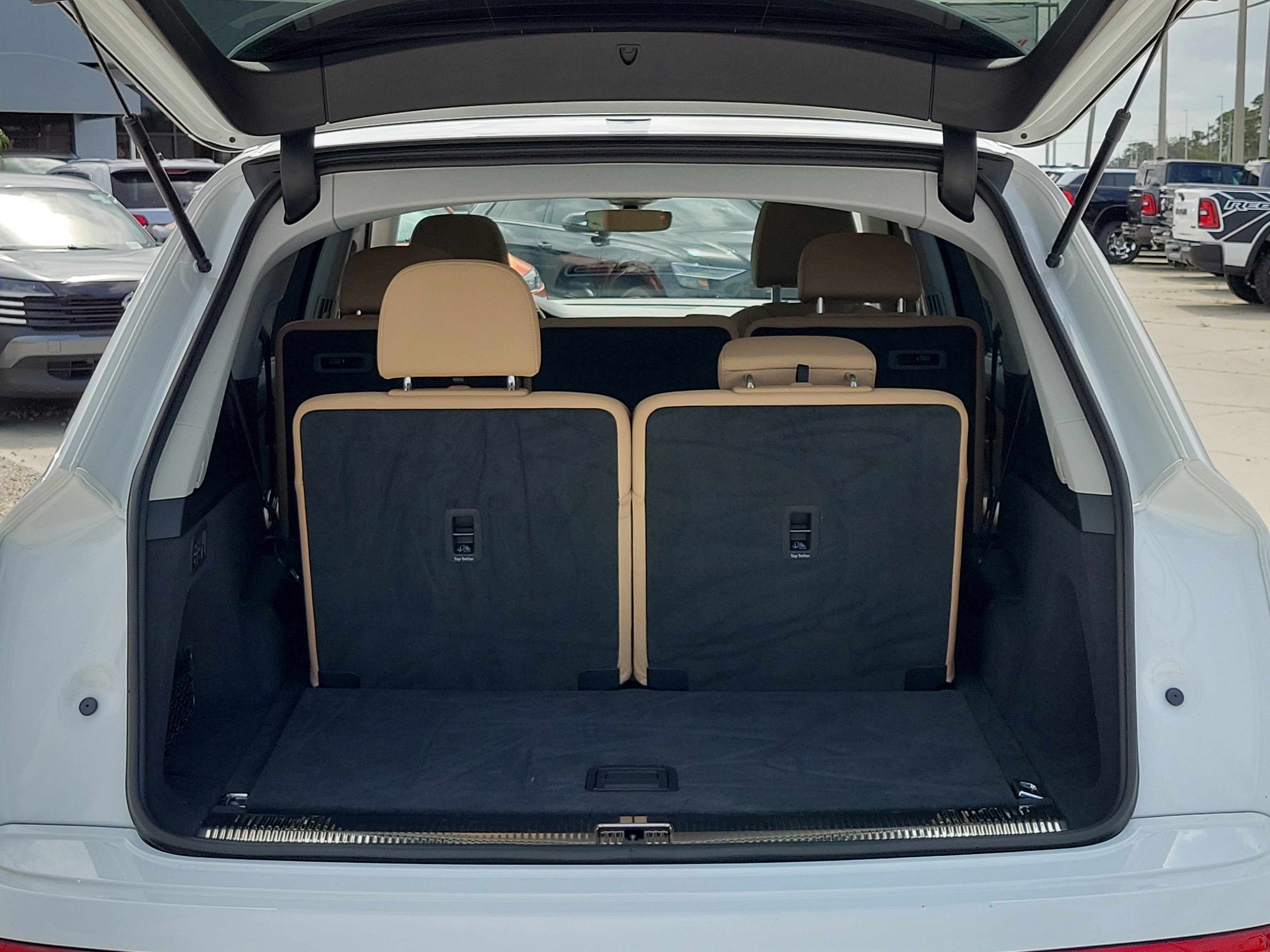 2020 Audi Q7 Premium Plus