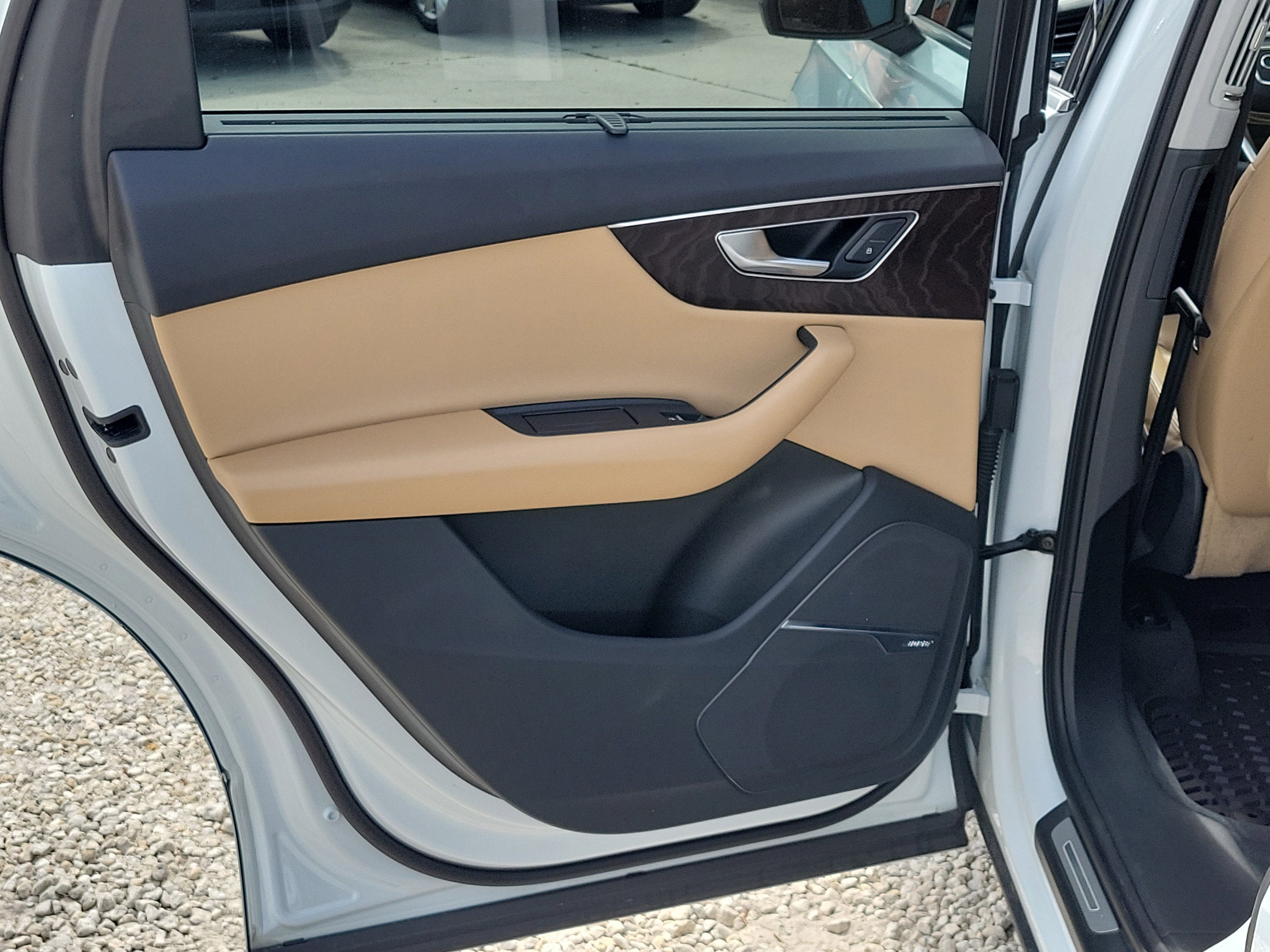 2020 Audi Q7 Premium Plus