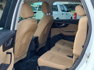 2020 Audi Q7 Premium Plus