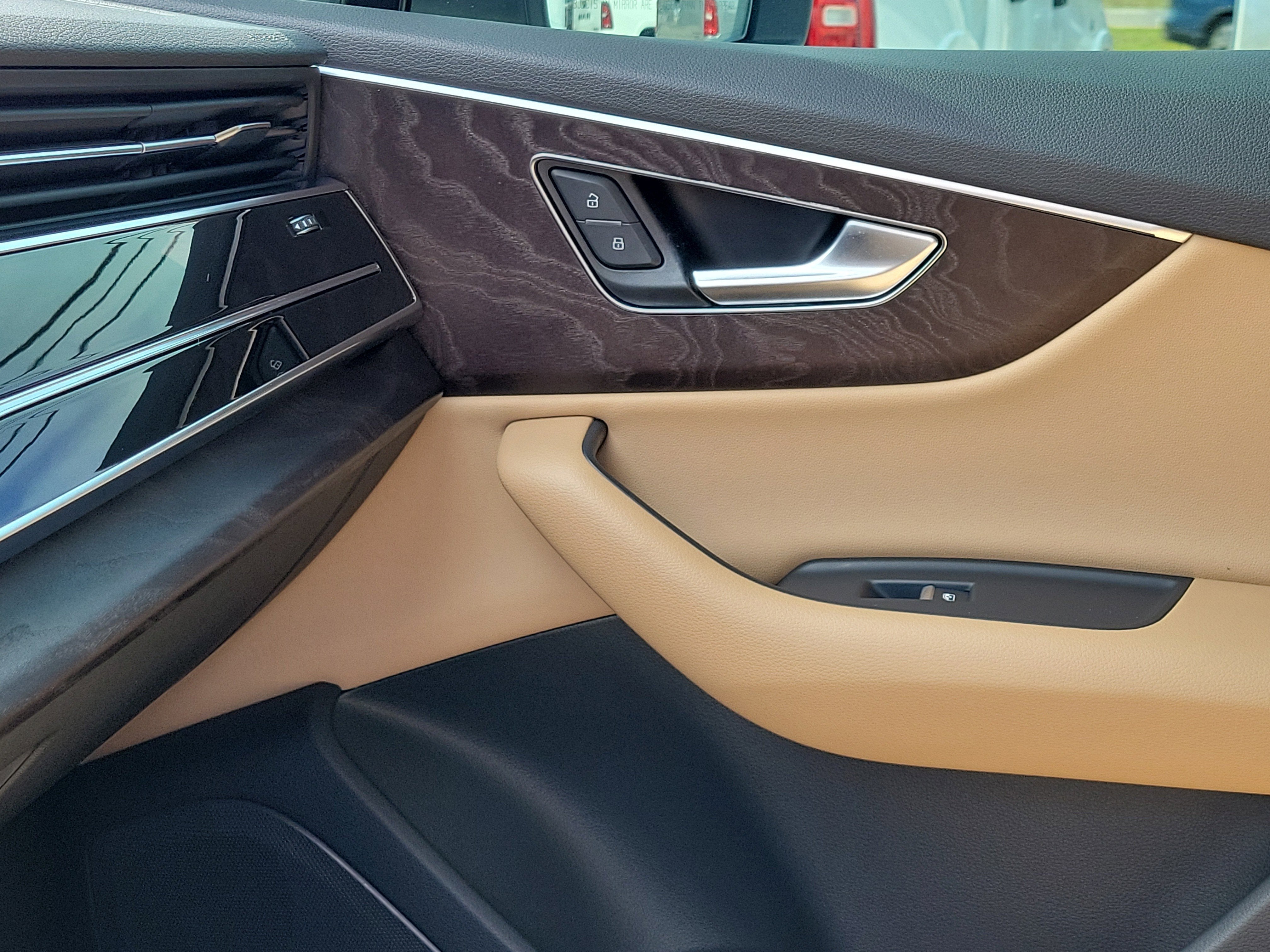 2020 Audi Q7 Premium Plus