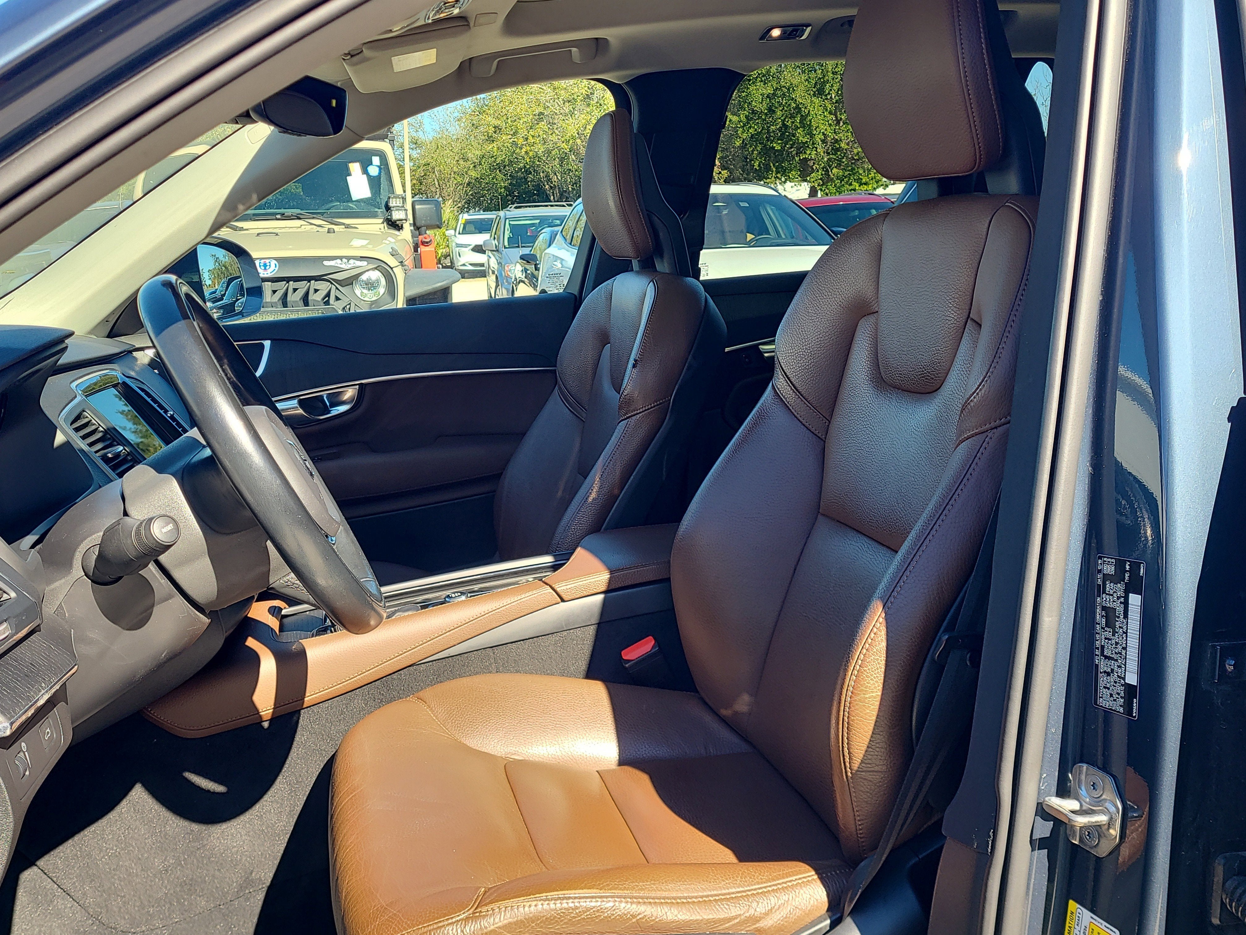 2020 Volvo XC90 Momentum