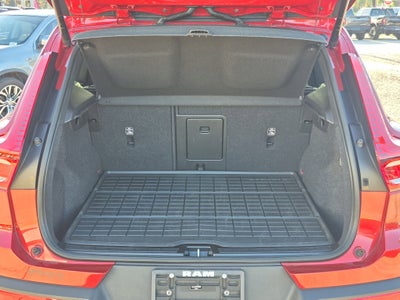 2023 Volvo XC40 Plus Dark Theme