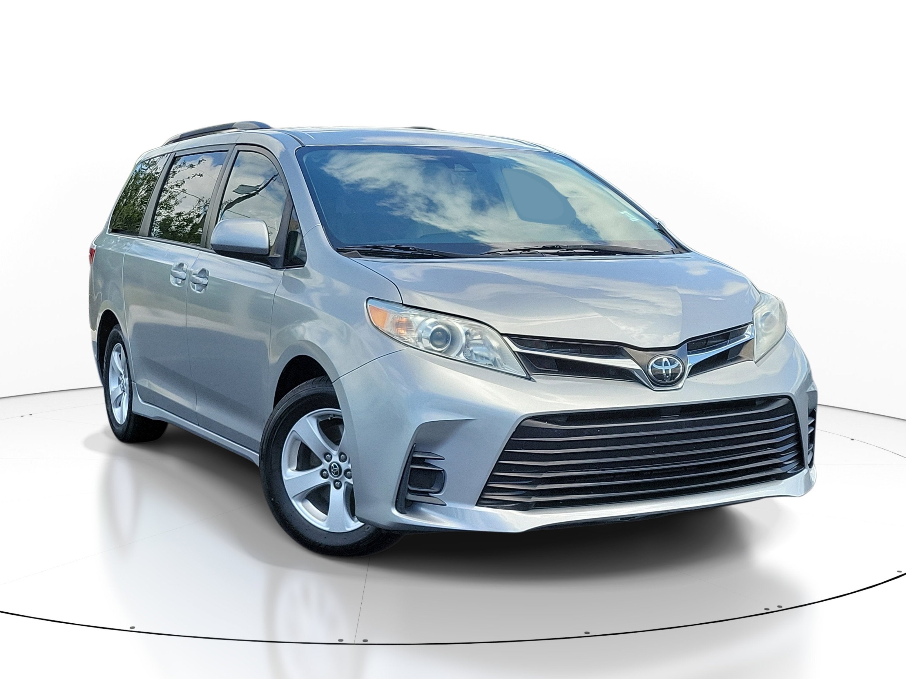 2018 Toyota Sienna LE Auto Access Seat