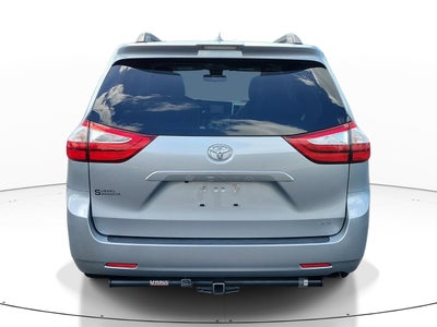 2018 Toyota Sienna LE Auto Access Seat