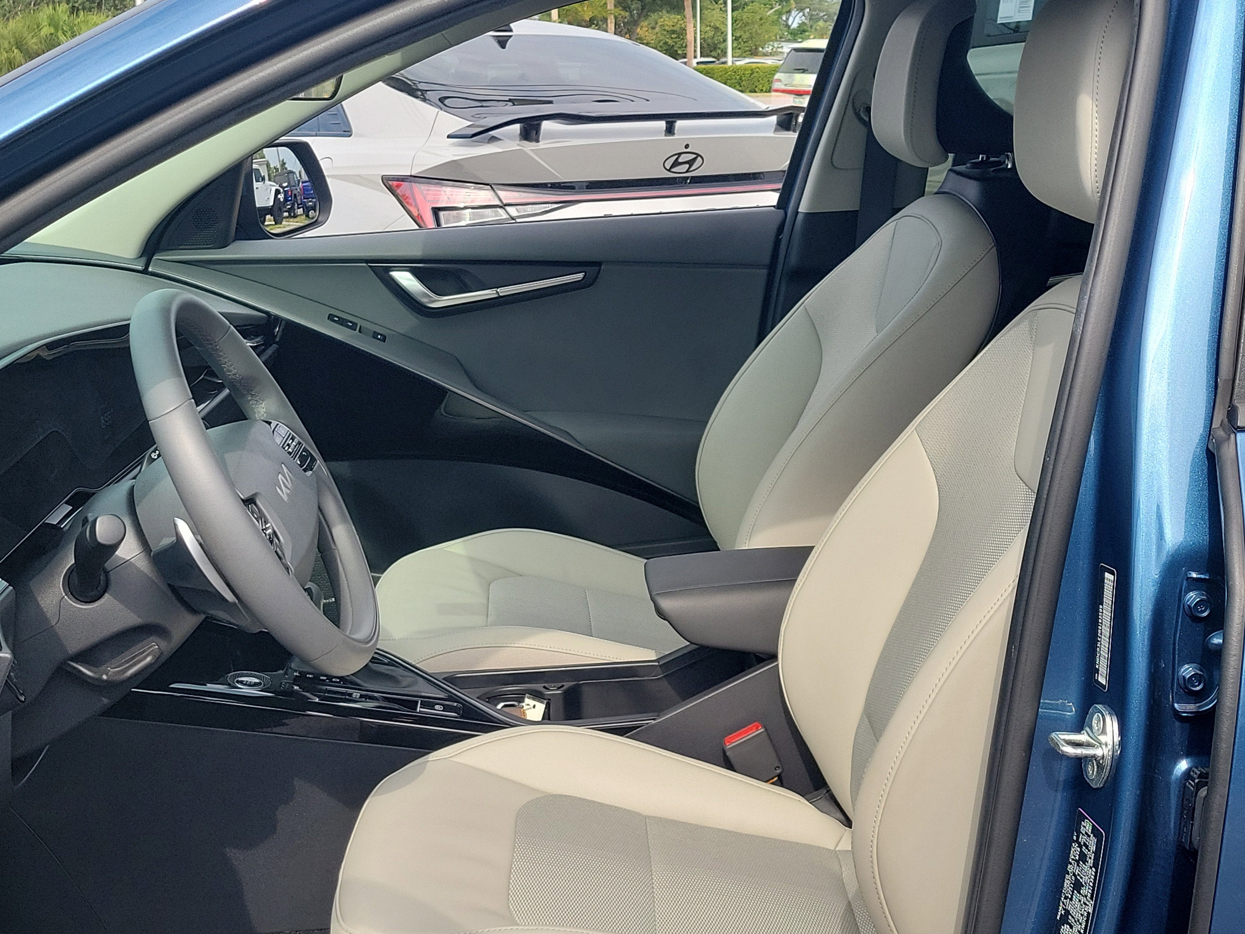2024 Kia Niro EX