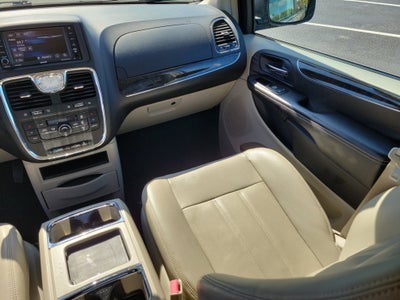 2013 Chrysler Town & Country Touring