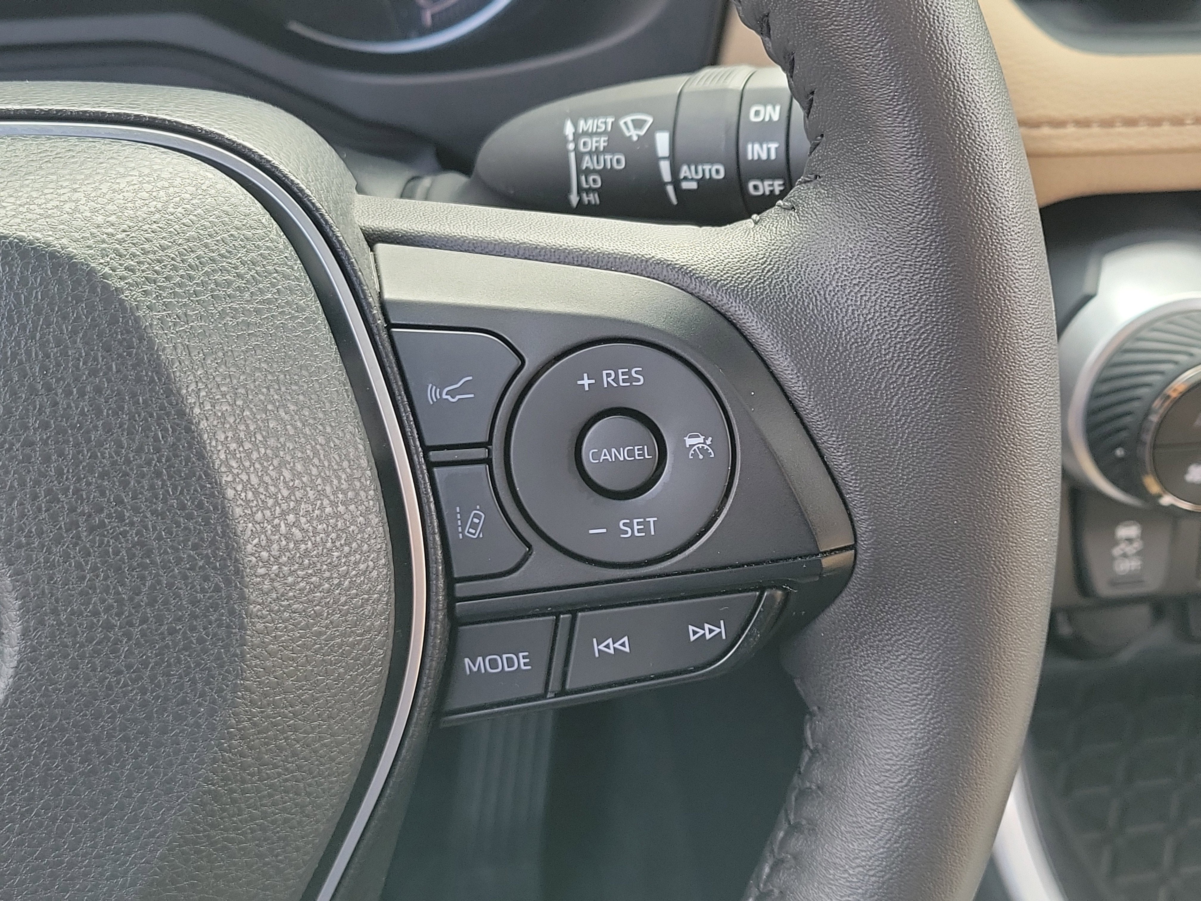 2025 Toyota RAV4 Hybrid XLE Premium