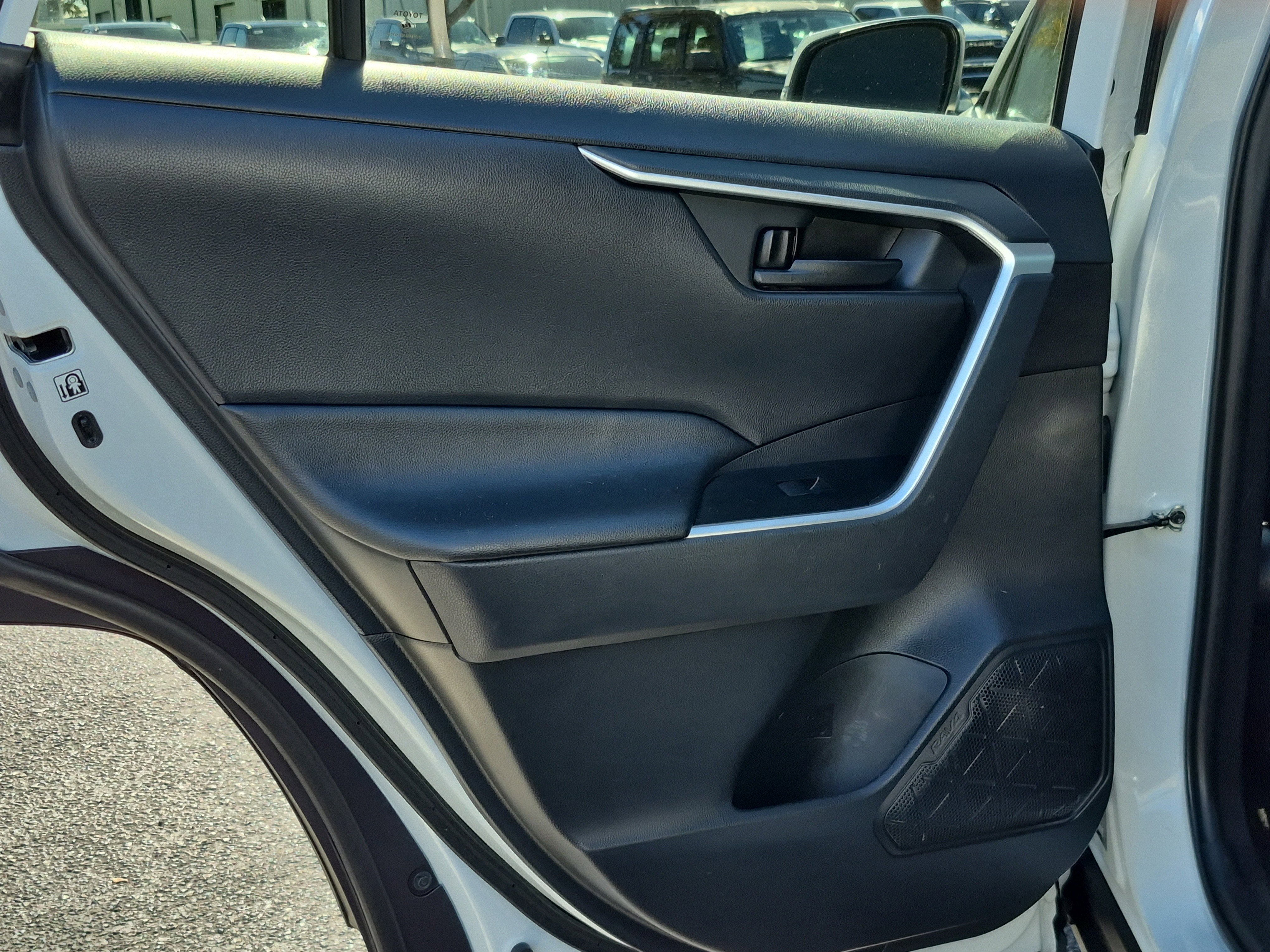 2020 Toyota RAV4 Hybrid LE