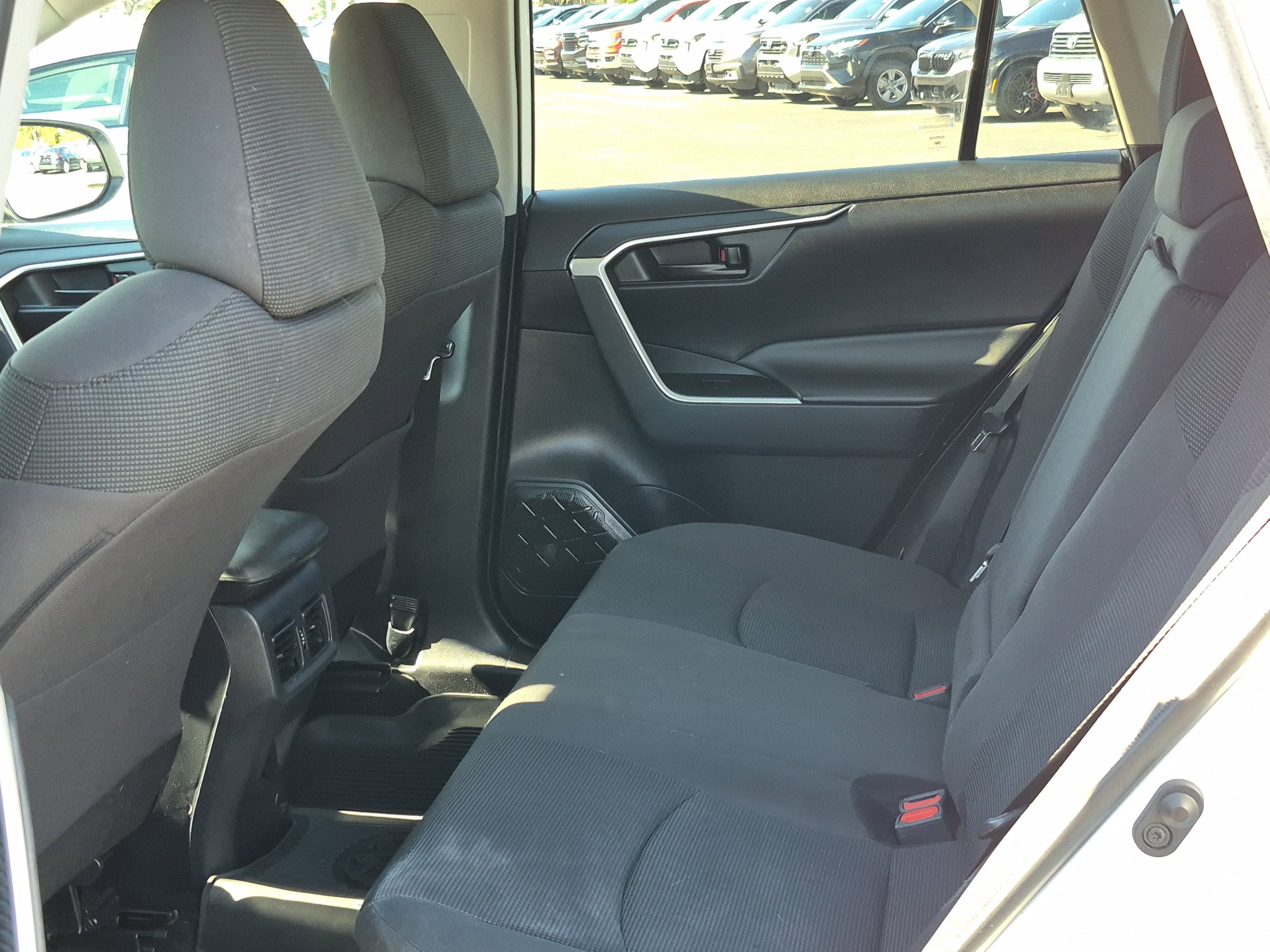 2020 Toyota RAV4 Hybrid LE