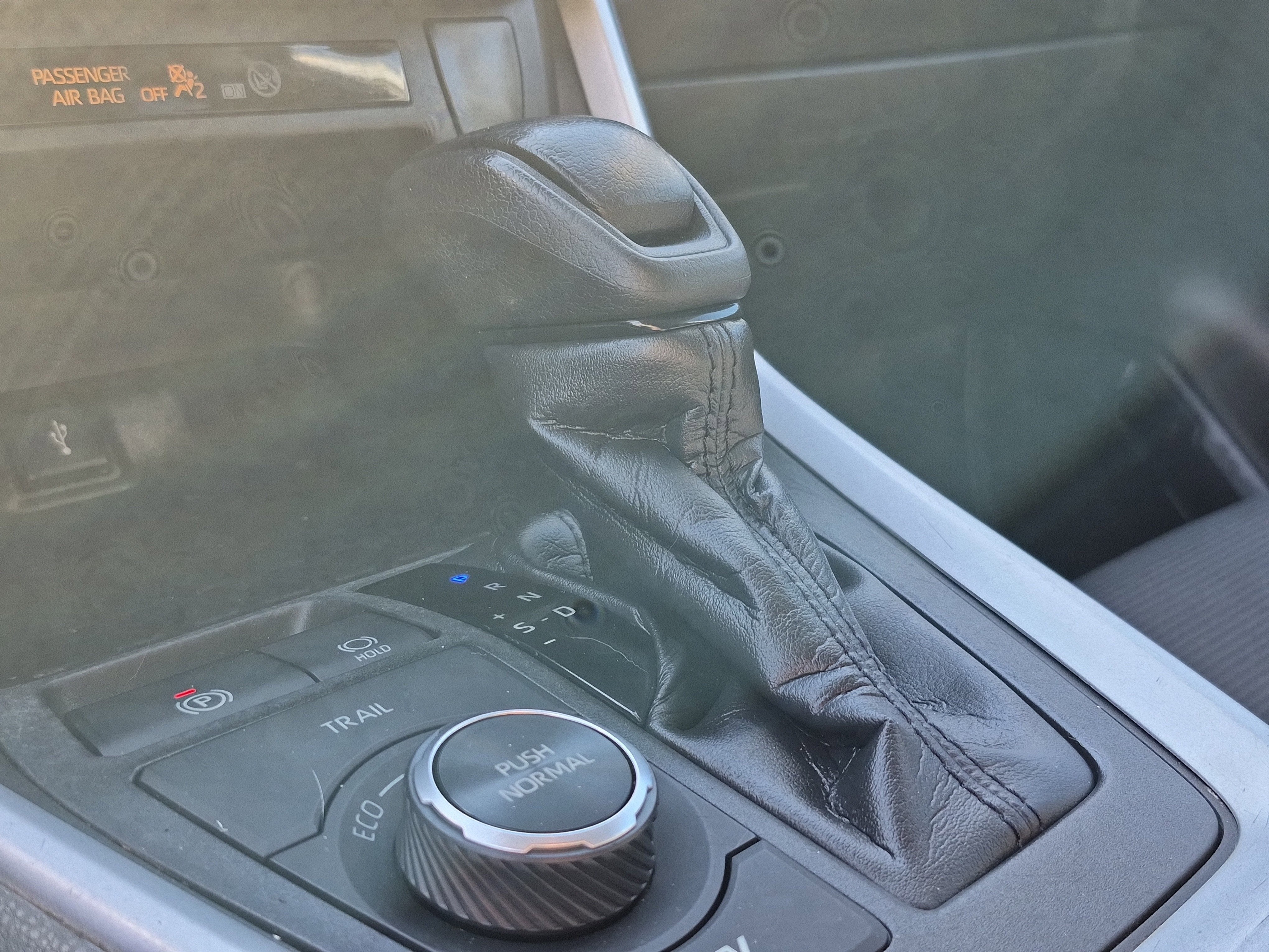 2020 Toyota RAV4 Hybrid LE