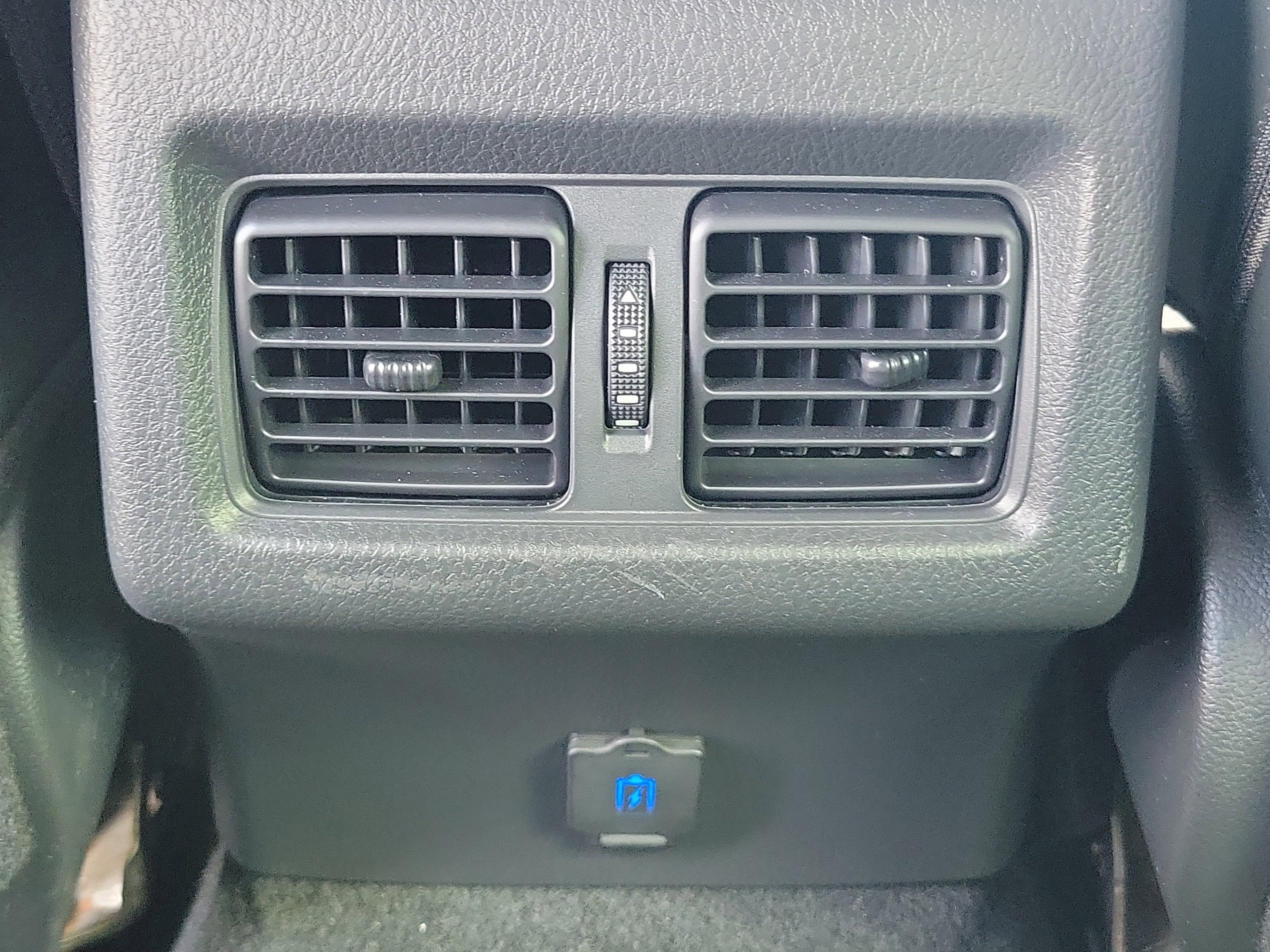 2020 Toyota Camry Hybrid XLE