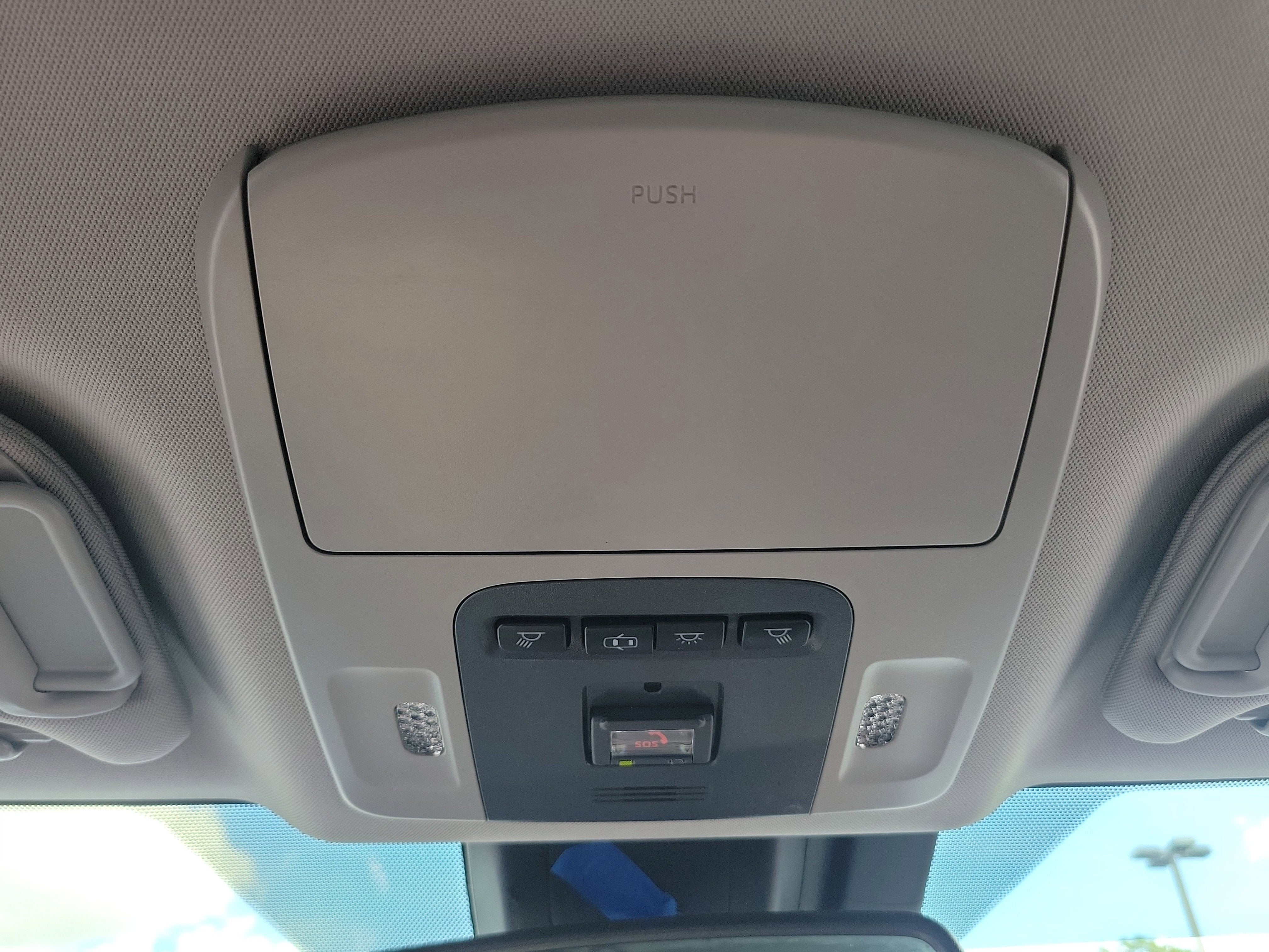 2020 Toyota Camry Hybrid XLE