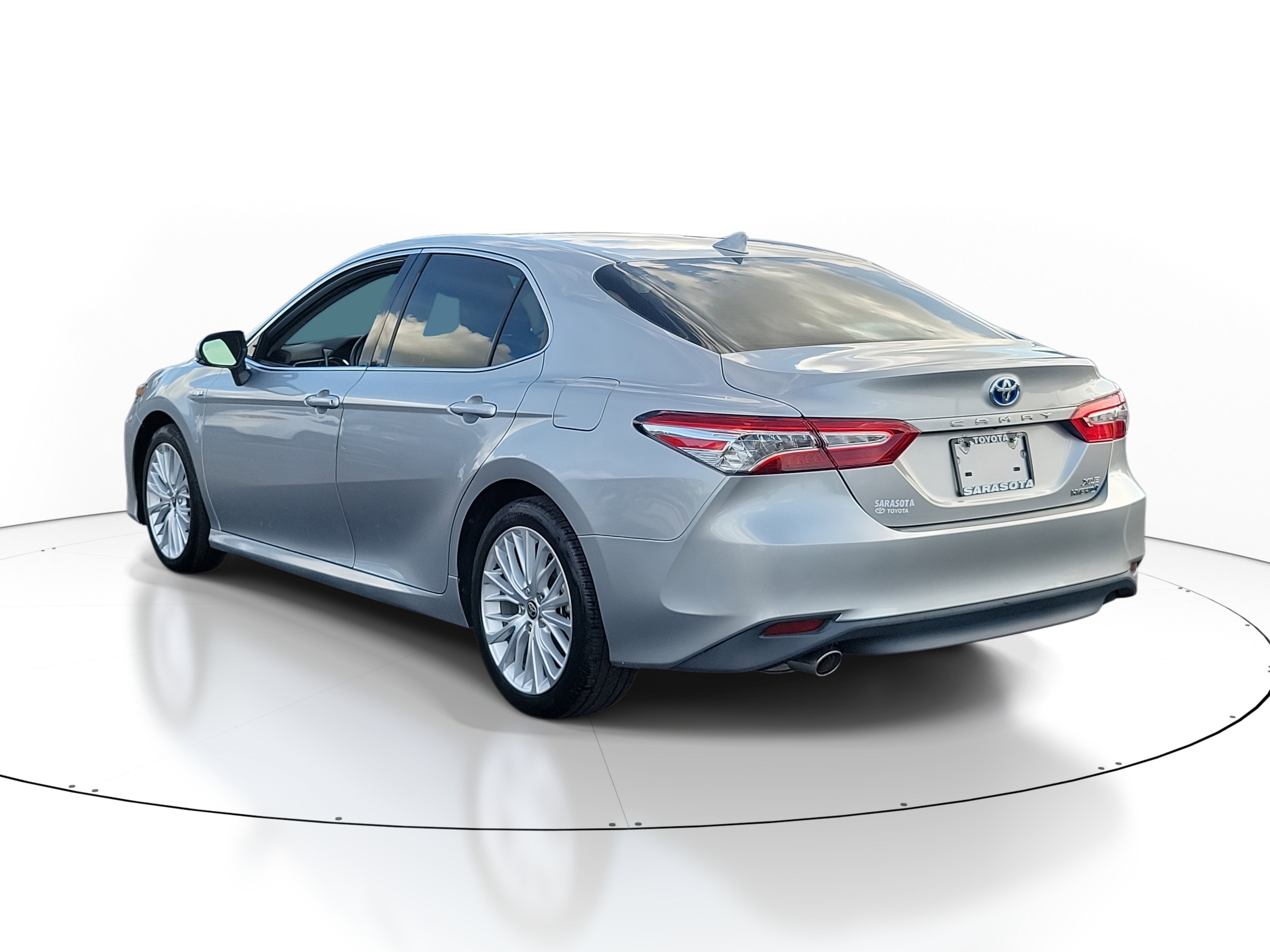 2020 Toyota Camry Hybrid XLE
