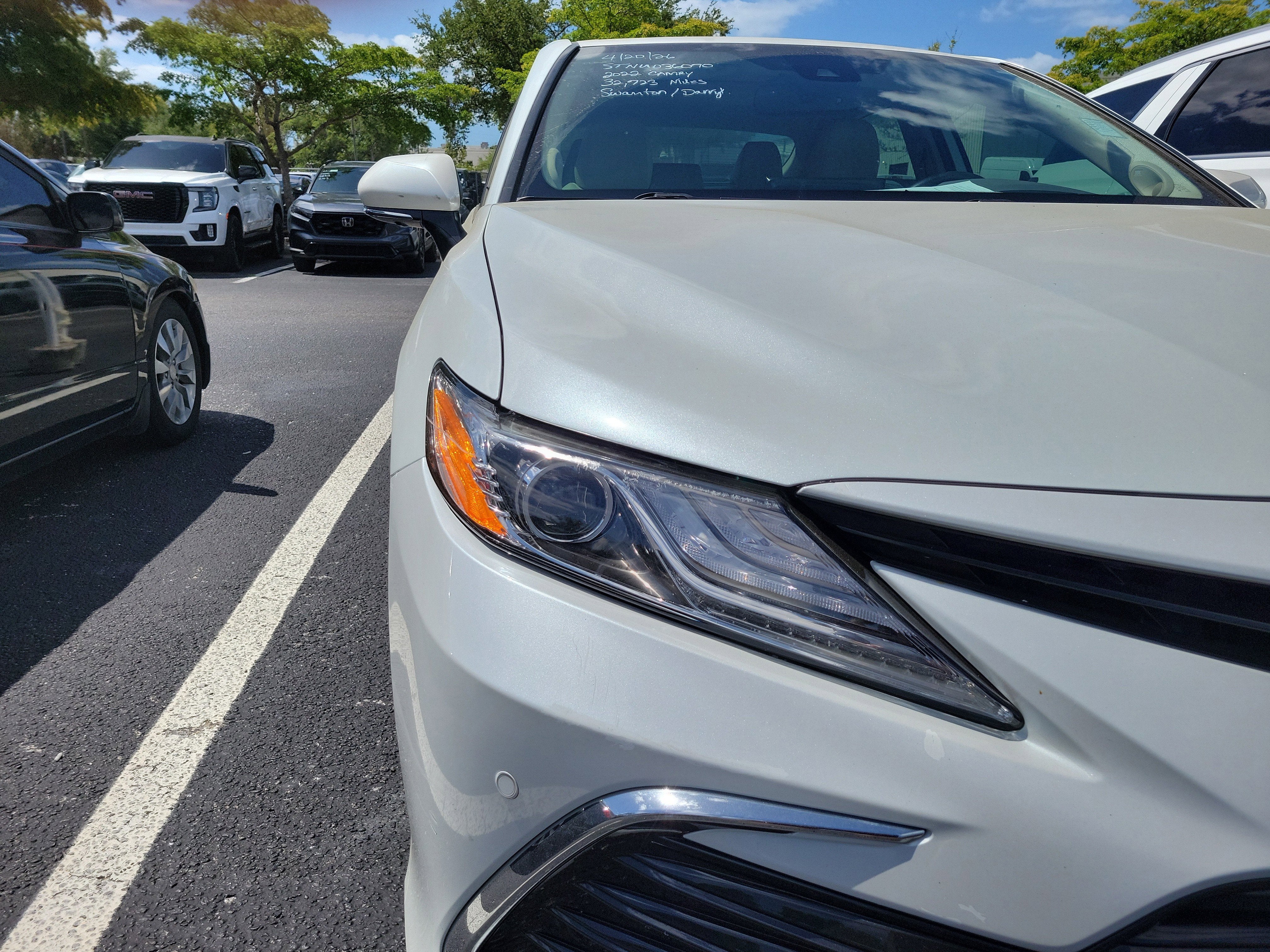 2022 Toyota Camry Hybrid XLE