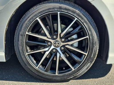 2022 Toyota Camry Hybrid SE