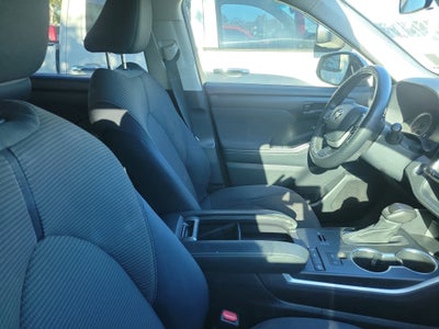 2022 Toyota Highlander L