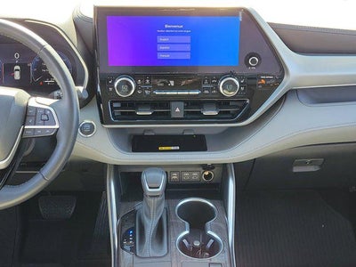 2023 Toyota Highlander Platinum