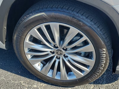 2023 Toyota Highlander Platinum