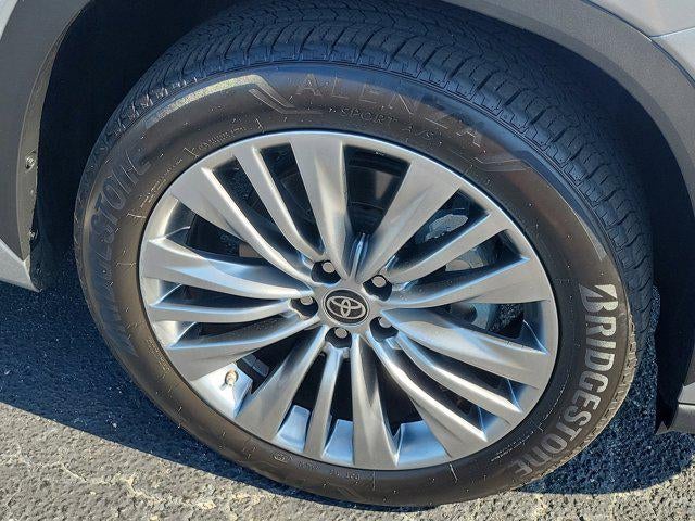 2023 Toyota Highlander Platinum