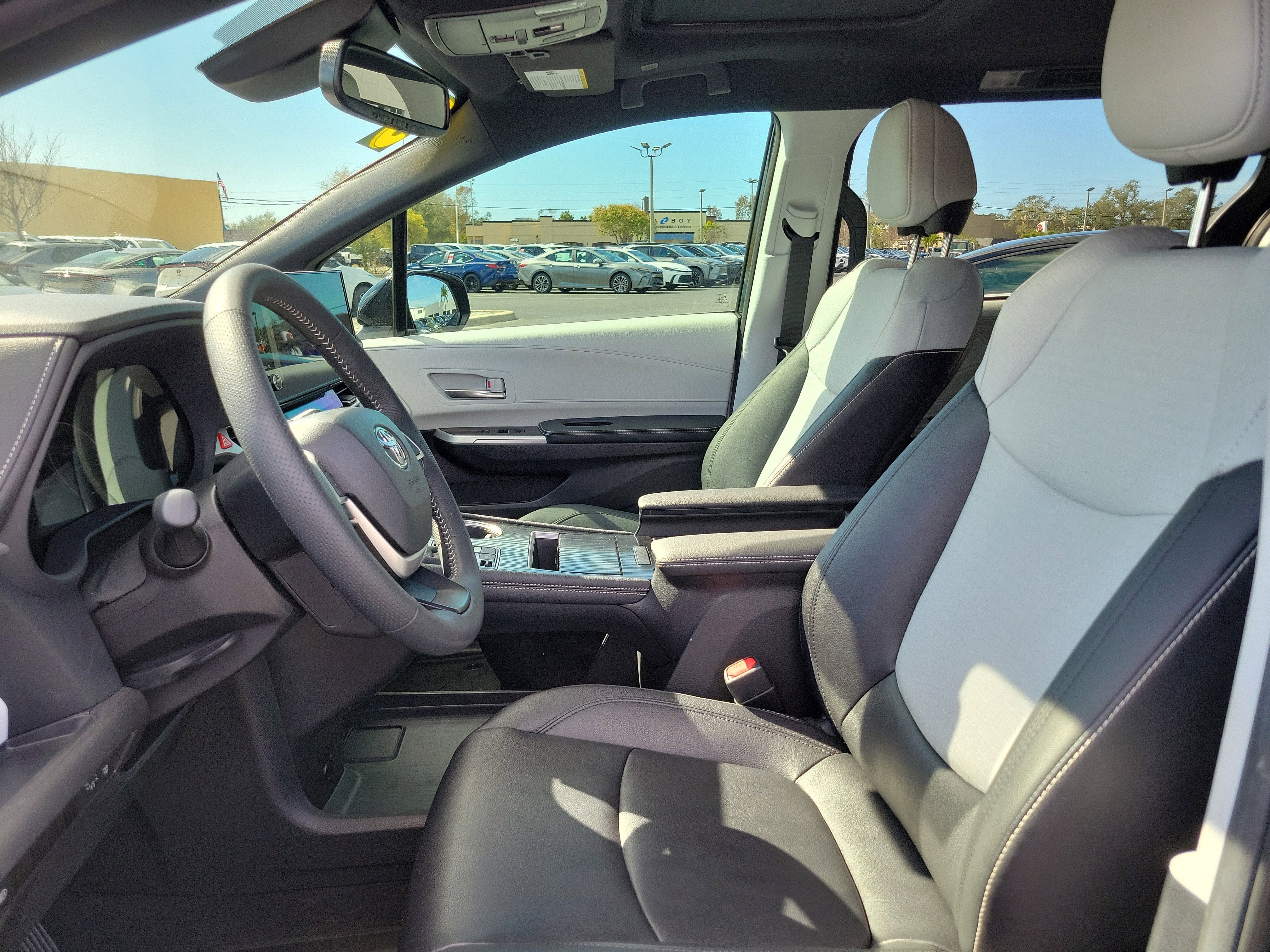 2025 Toyota Sienna XSE