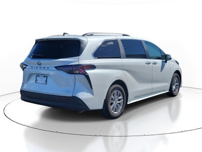 2025 Toyota Sienna XLE
