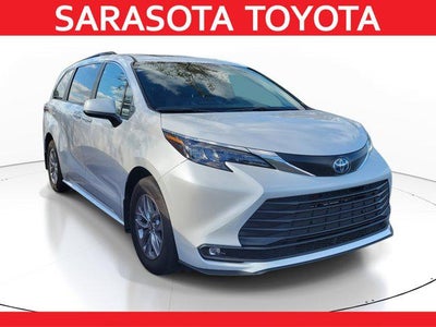 2025 Toyota Sienna XLE
