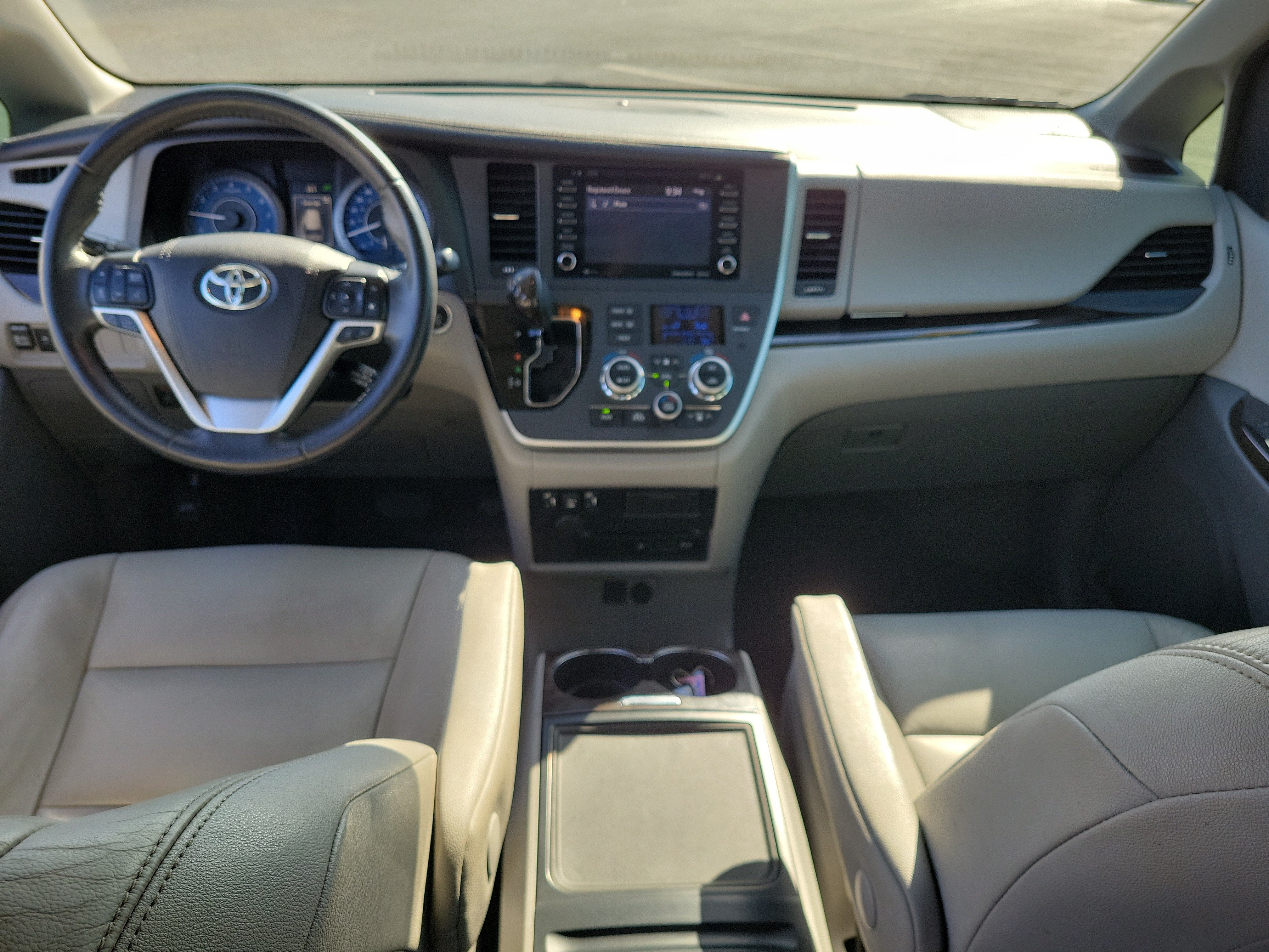2020 Toyota Sienna XLE Premium