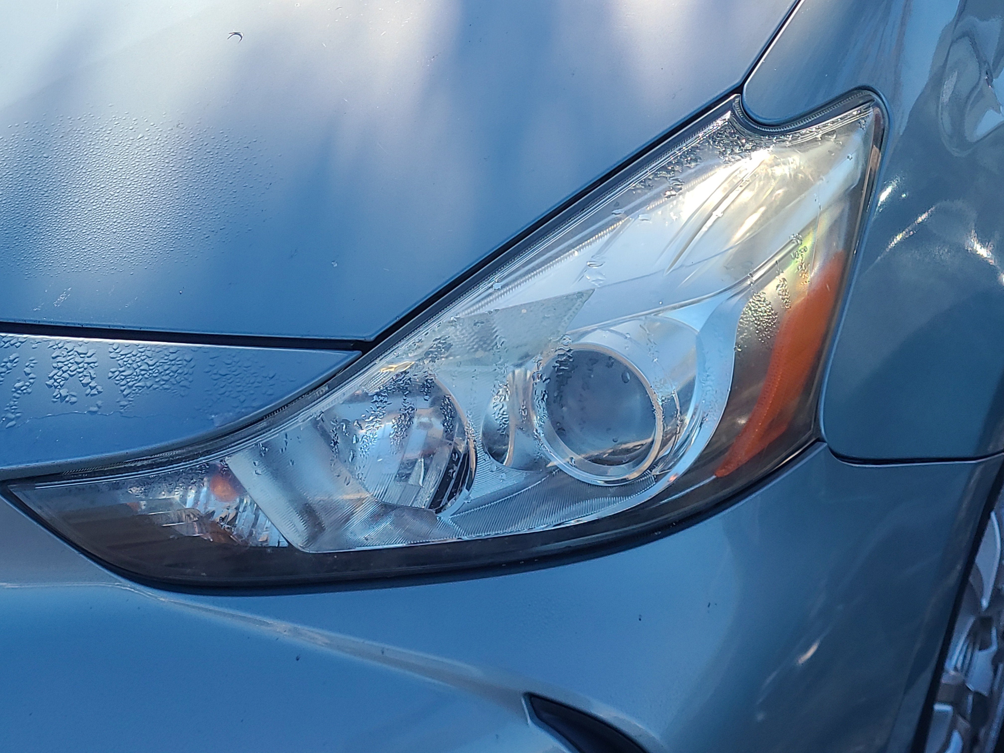 2015 Toyota Prius v Base