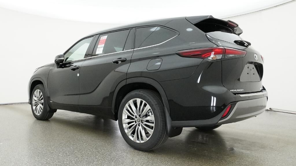 2026 Toyota Highlander Hybrid Platinum