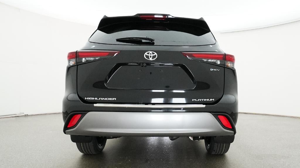 2026 Toyota Highlander Hybrid Platinum