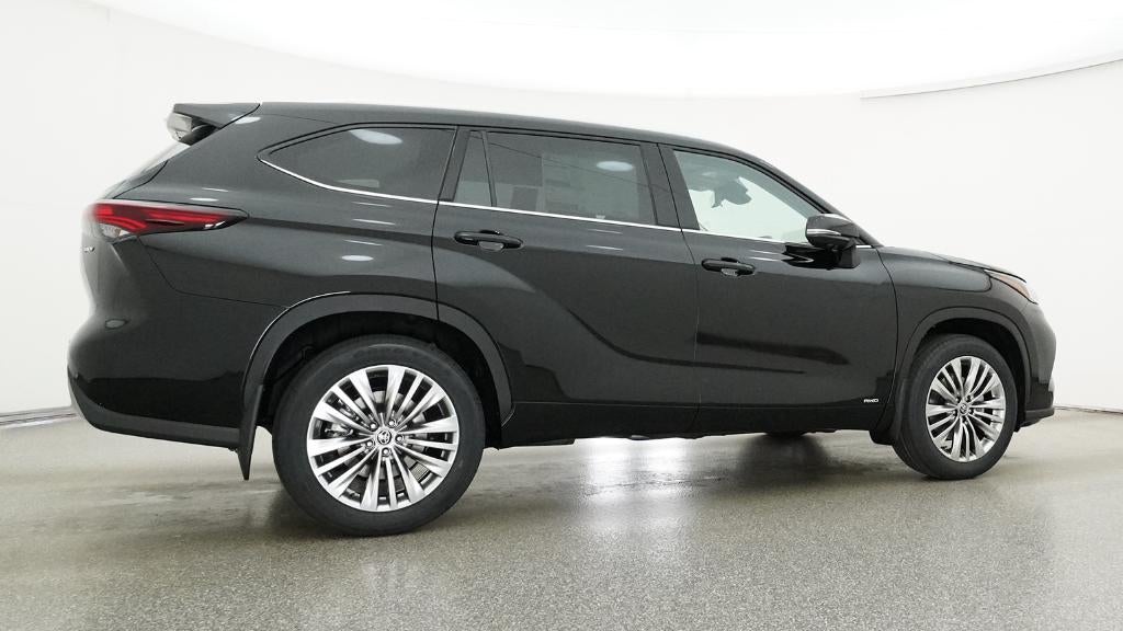 2026 Toyota Highlander Hybrid Platinum