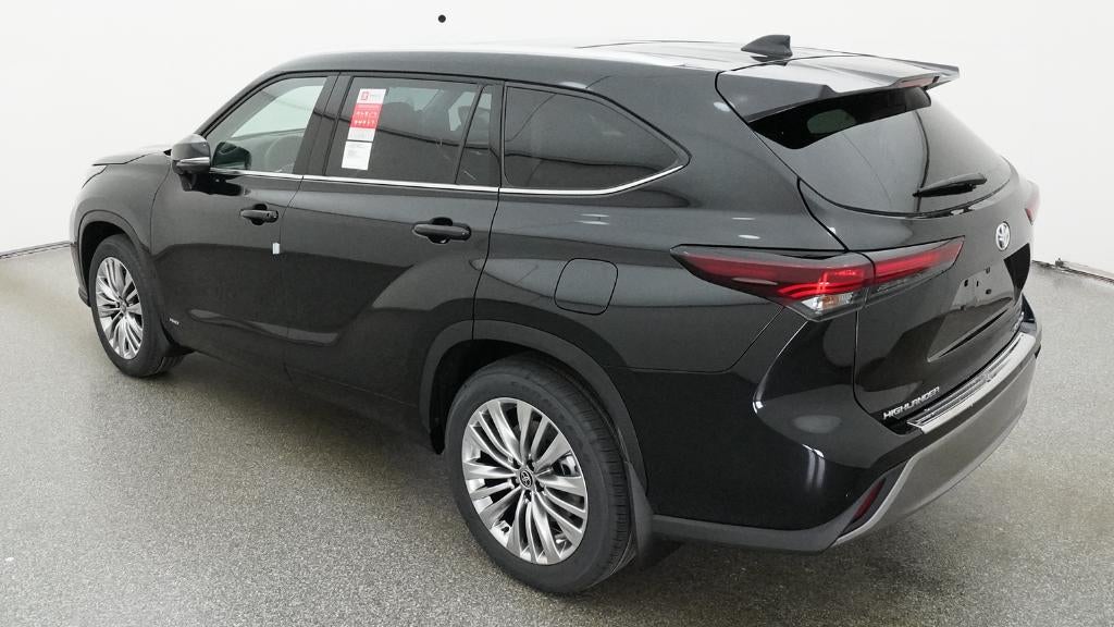 2026 Toyota Highlander Hybrid Platinum