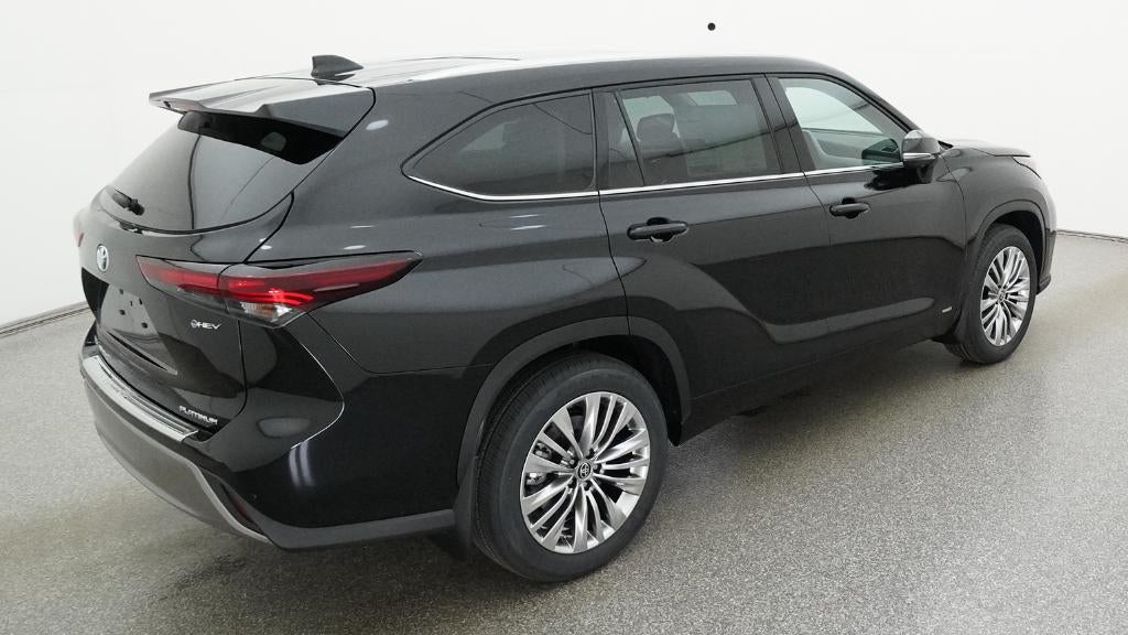 2026 Toyota Highlander Hybrid Platinum