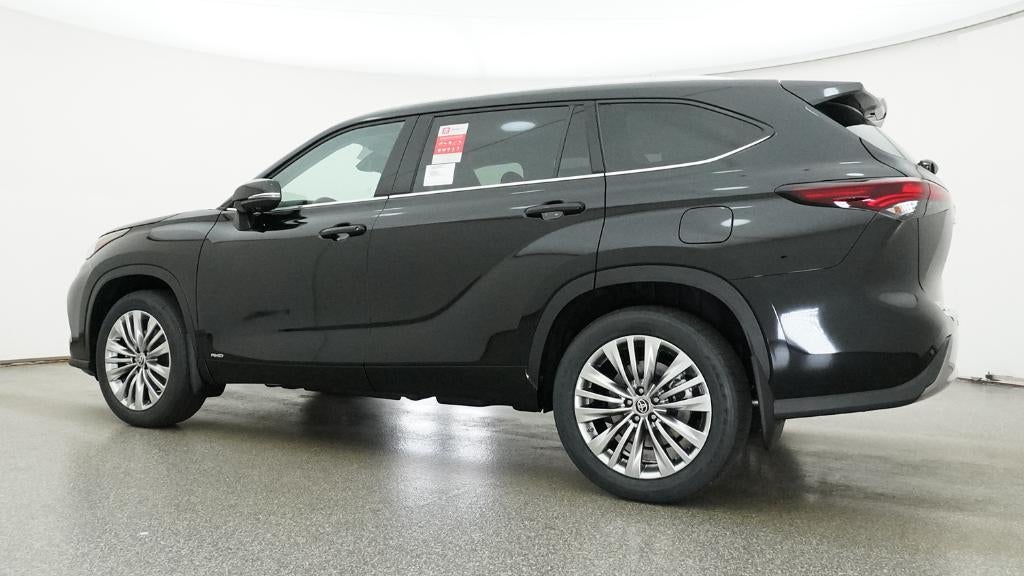 2026 Toyota Highlander Hybrid Platinum