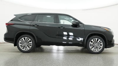2026 Toyota Highlander Hybrid Platinum