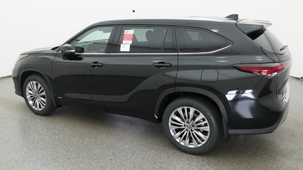 2026 Toyota Highlander Hybrid Platinum