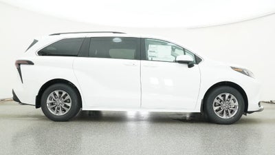 2026 Toyota Sienna LE
