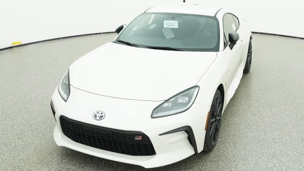 2026 Toyota GR86 Premium MT