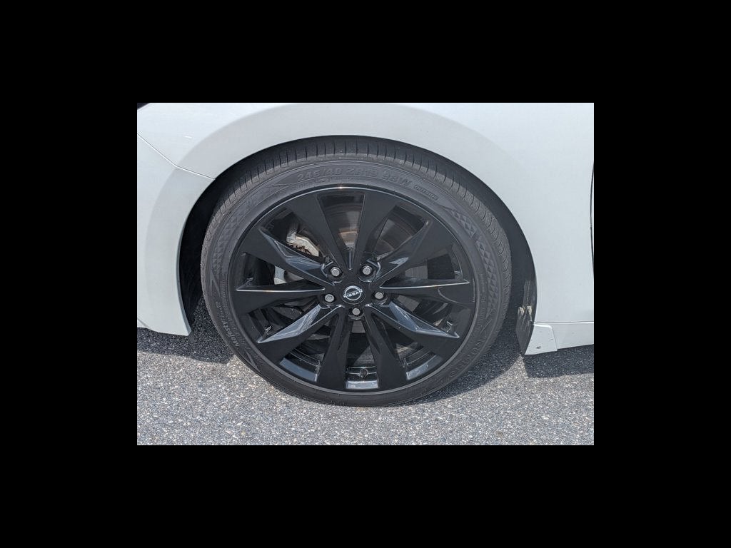 2023 Nissan Maxima SR