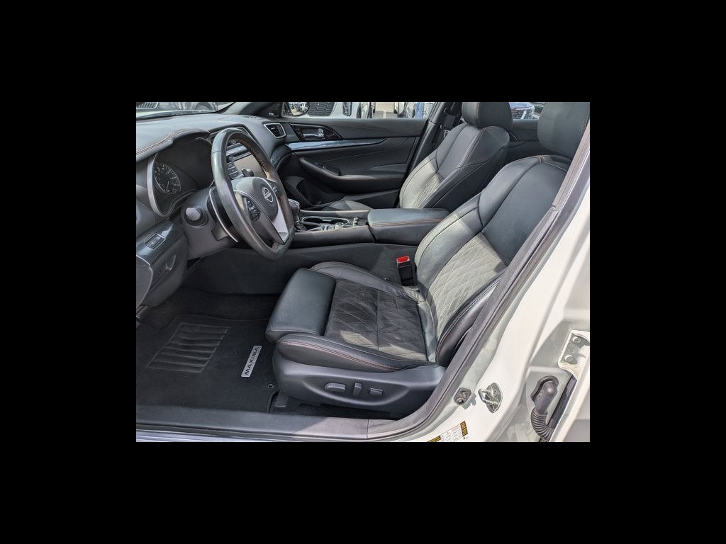 2023 Nissan Maxima SR