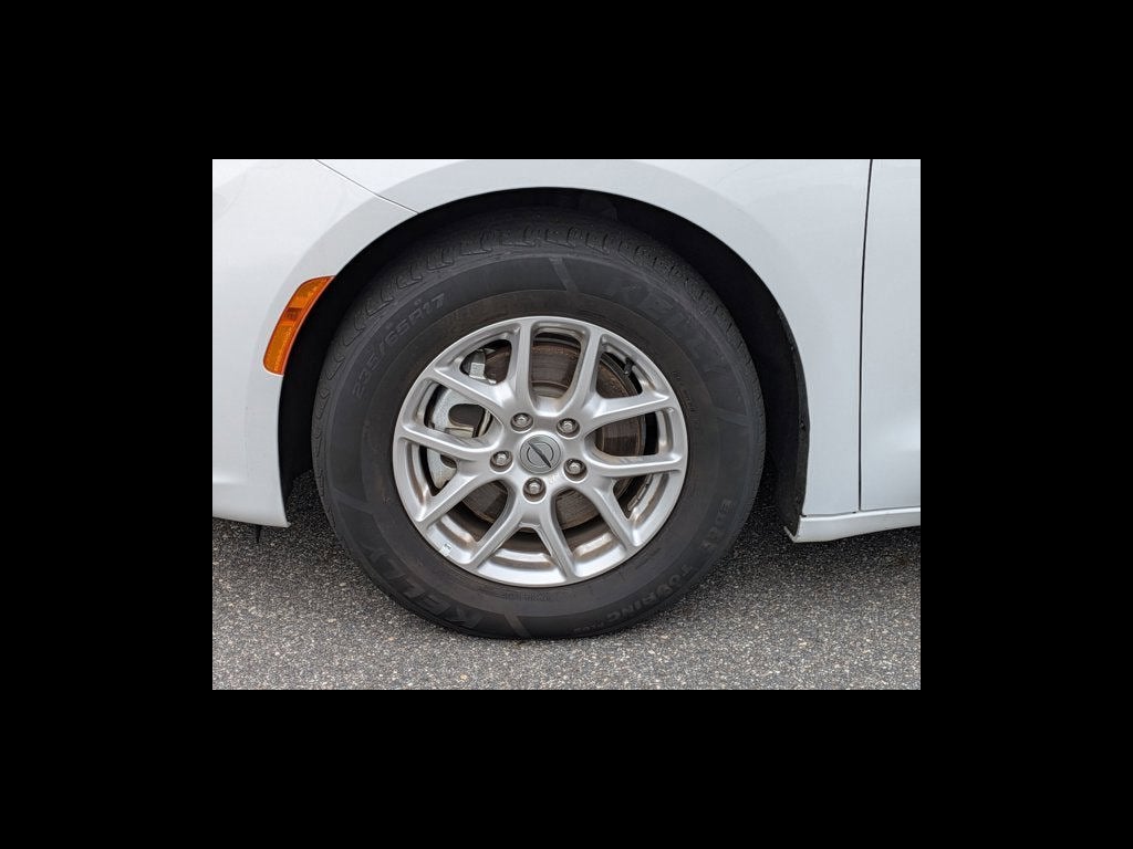 2025 Chrysler Pacifica Select