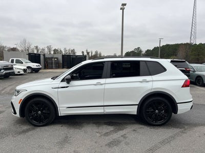2022 Volkswagen Tiguan SE R-Line Black