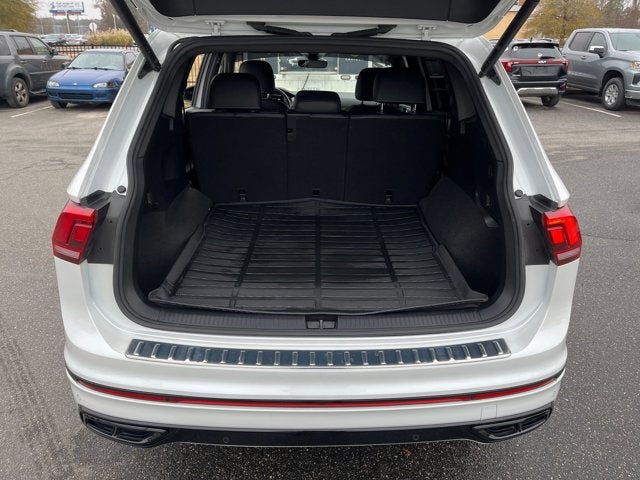 2022 Volkswagen Tiguan SE R-Line Black