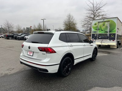 2022 Volkswagen Tiguan SE R-Line Black