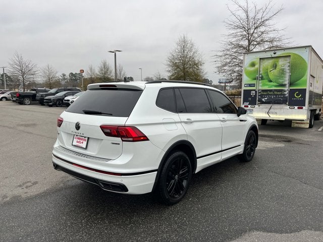 2022 Volkswagen Tiguan SE R-Line Black
