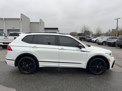 2022 Volkswagen Tiguan SE R-Line Black