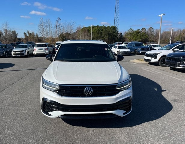 2022 Volkswagen Tiguan SE R-Line Black